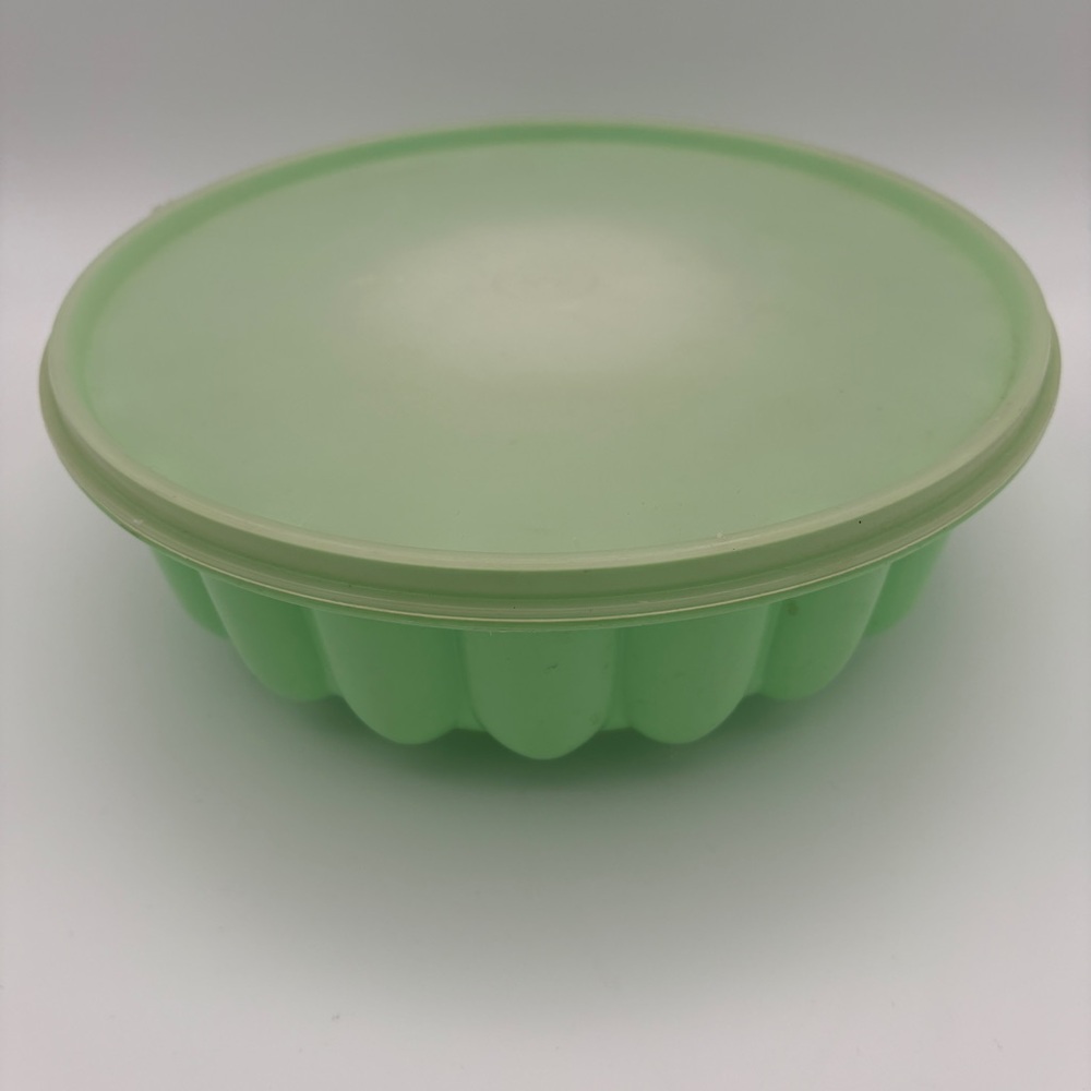 Two Tupperware Sets - Three Piece Jello Mold/Rectangular Modular Server/Storage - Picture 7 of 10